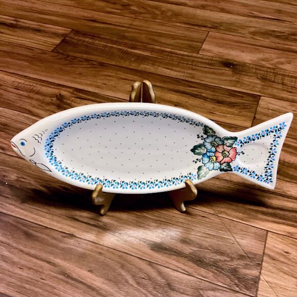 Tyrcz Polish Pottery & Boleslawiec Stoneware Fish Shaped Platter - Picture 8 of 8